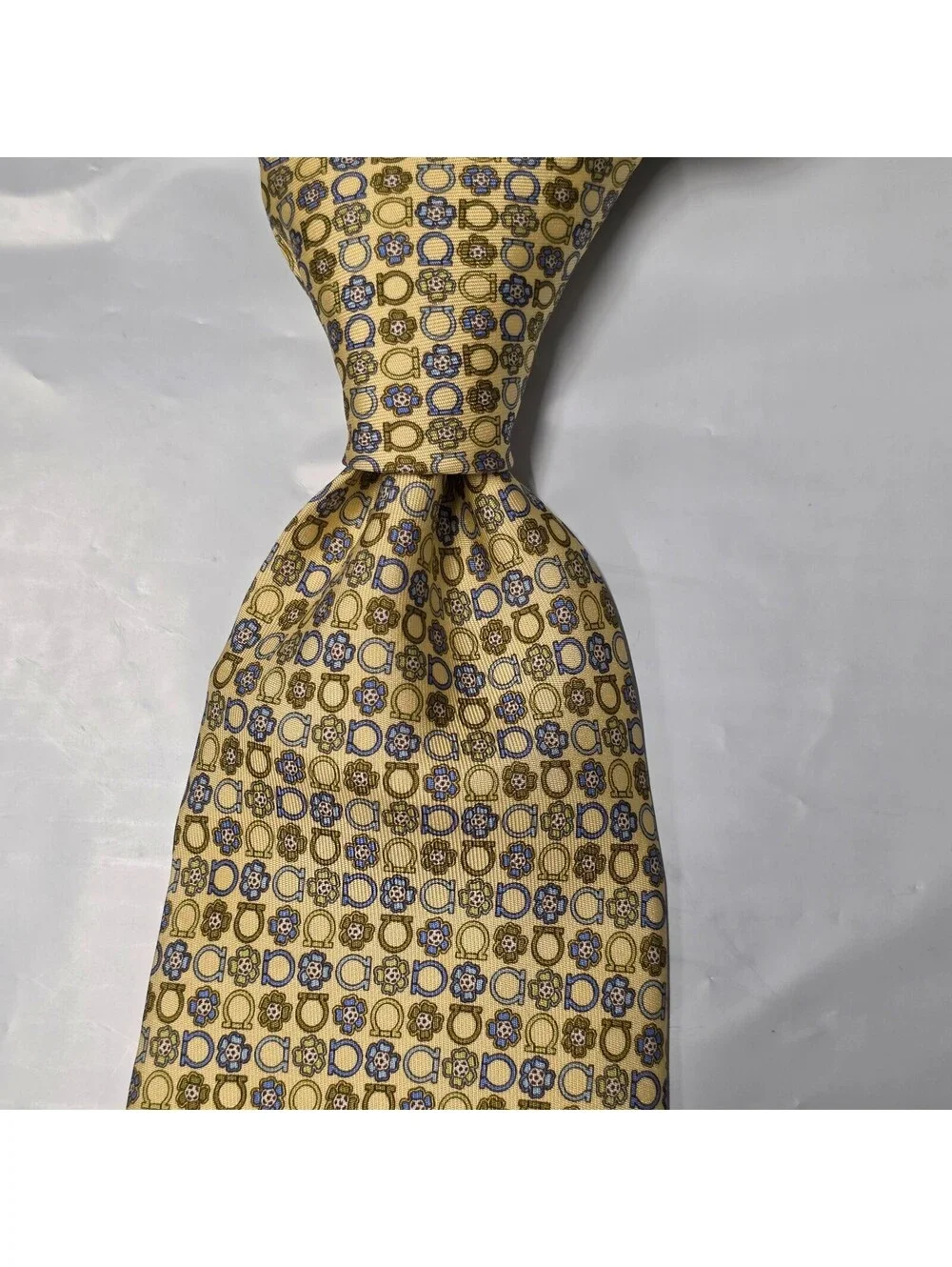 Salvatore Ferragamo Mens Silk Necktie tie yellow Long 60x3.3/4